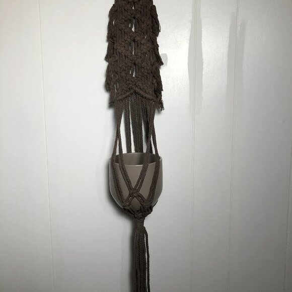 Brown Woven Macrame Plant hanger. NEW. - Picture 5 of 5